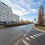 Lejlighed Funkcjonalny Praca Zdalna W Doskonalej Lokalizacji Wroclawia By Renters