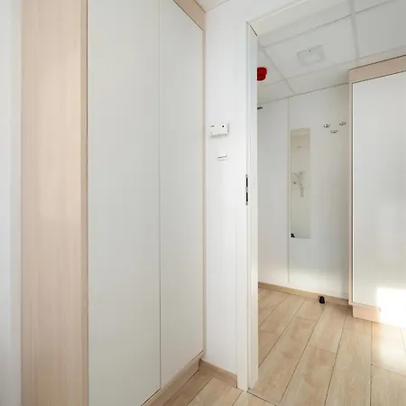 Funkcjonalny Praca Zdalna W Doskonalej Lokalizacji Wroclawia By Renters Διαμέρισμα