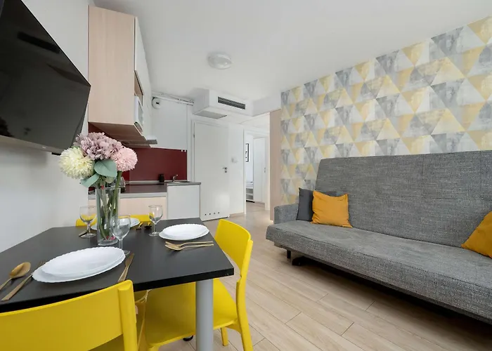 Funkcjonalny Praca Zdalna W Doskonalej Lokalizacji Wroclawia By Renters Βρότσλαβ